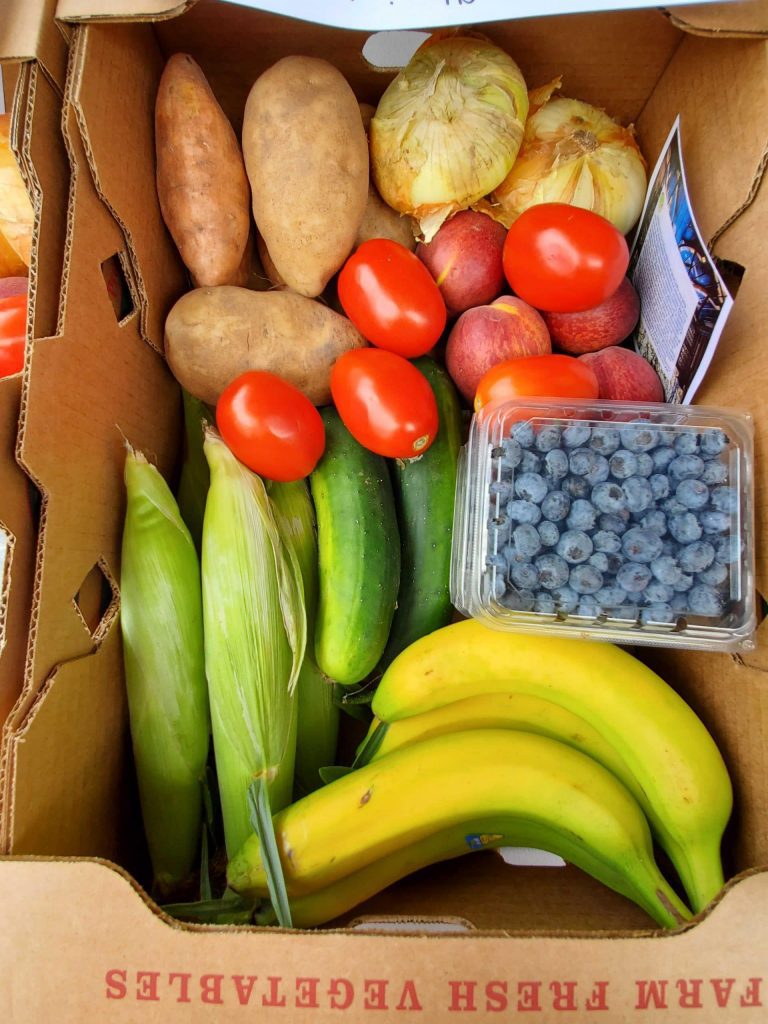 4 Helpful Tips to Utilizing All of the Delicious Produce Found in the Farmers Market Subscription Boxes