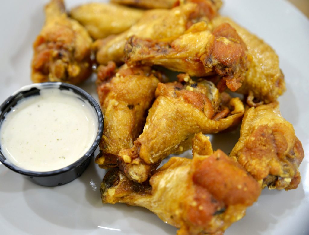 Doodles Finger Lickin’ Good: Best Chicken Wings in Liberty County