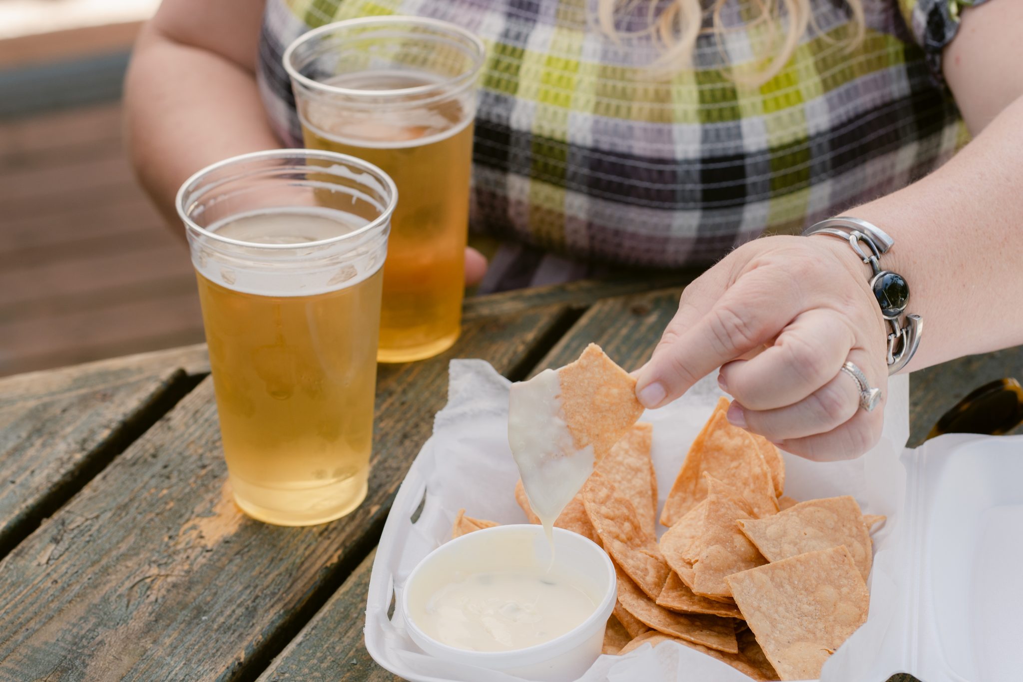 Sunbury Crab Company 7 Best Spots to Grab a Beer in Liberty County